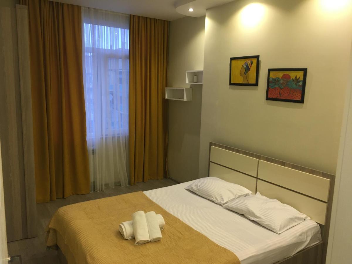 Apartment On Khimshiashvili 11A バトゥーミ エクステリア 写真