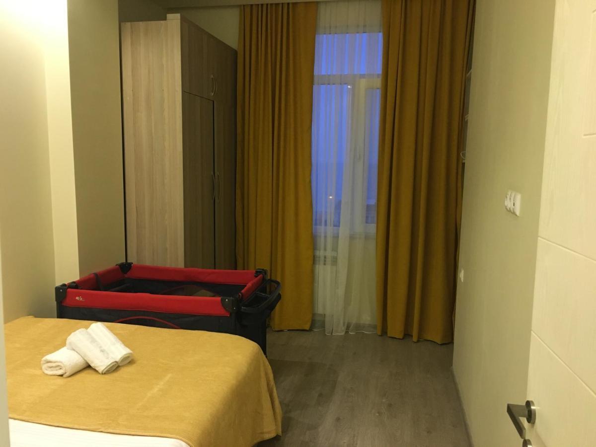 Apartment On Khimshiashvili 11A バトゥーミ エクステリア 写真