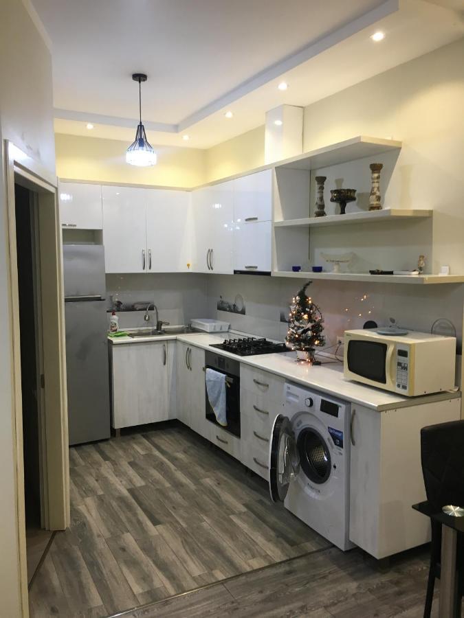 Apartment On Khimshiashvili 11A バトゥーミ エクステリア 写真